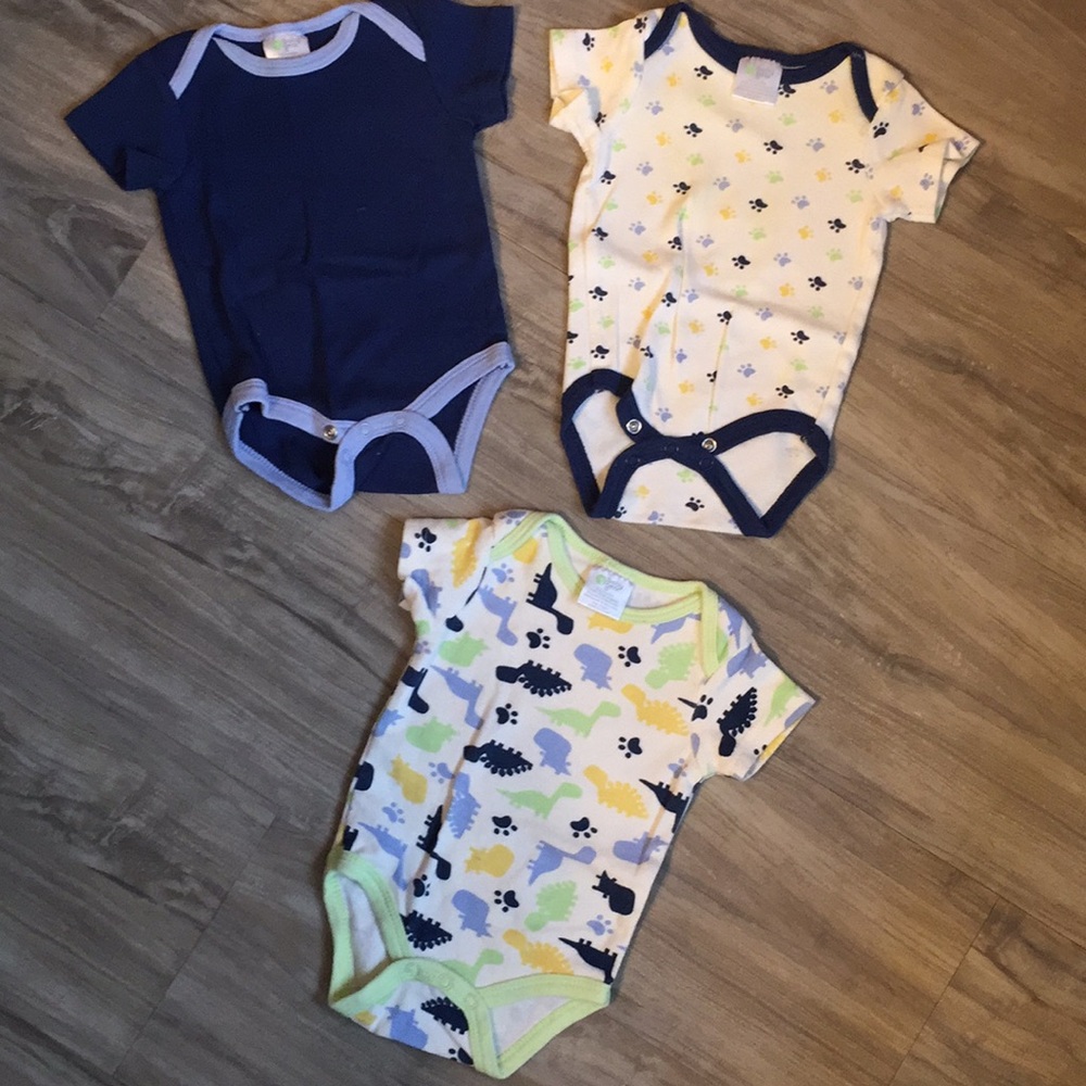 3-6 Mo. Baby Gear T-shirt Bundle ✨ CLOSET CLOSING✨